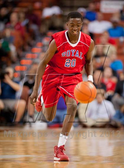 Thumbnail 2 in Yates vs. Royal (UIL 3A Semifinal) photogallery.
