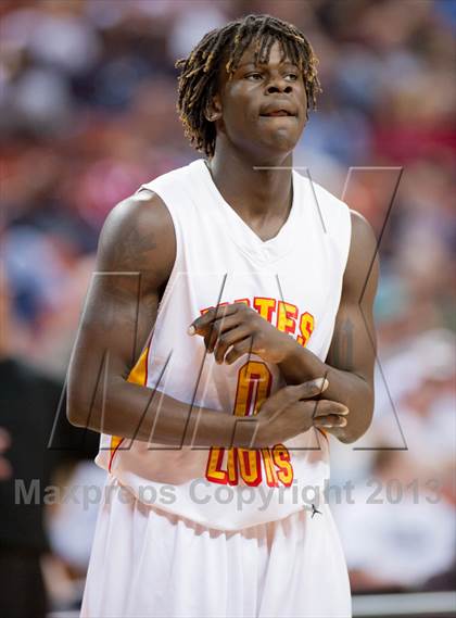 Thumbnail 3 in Yates vs. Royal (UIL 3A Semifinal) photogallery.