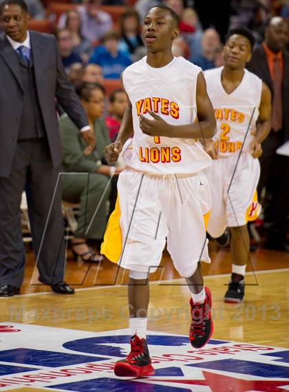 Thumbnail 3 in Yates vs. Royal (UIL 3A Semifinal) photogallery.