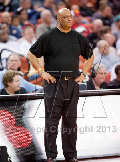 Thumbnail 1 in Yates vs. Royal (UIL 3A Semifinal) photogallery.