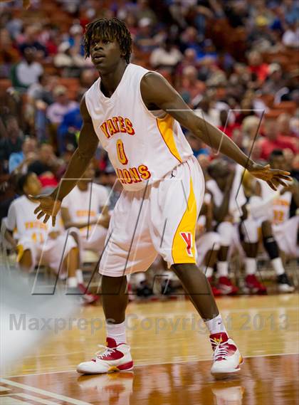 Thumbnail 2 in Yates vs. Royal (UIL 3A Semifinal) photogallery.