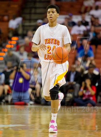 Thumbnail 2 in Yates vs. Royal (UIL 3A Semifinal) photogallery.