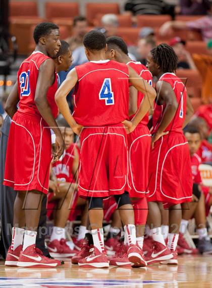 Thumbnail 1 in Yates vs. Royal (UIL 3A Semifinal) photogallery.