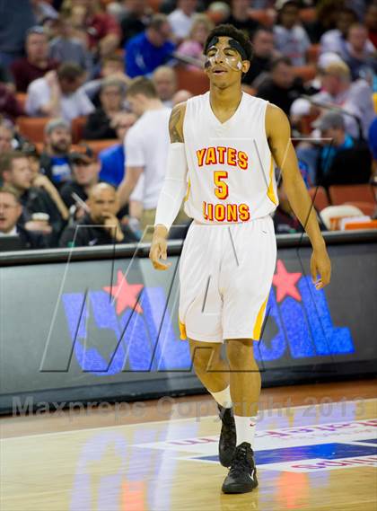 Thumbnail 3 in Yates vs. Royal (UIL 3A Semifinal) photogallery.