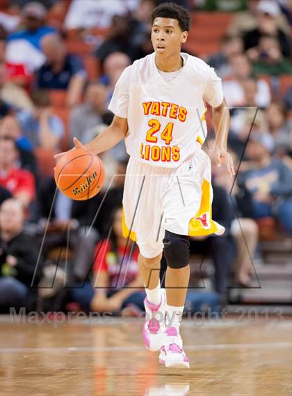 Thumbnail 3 in Yates vs. Royal (UIL 3A Semifinal) photogallery.