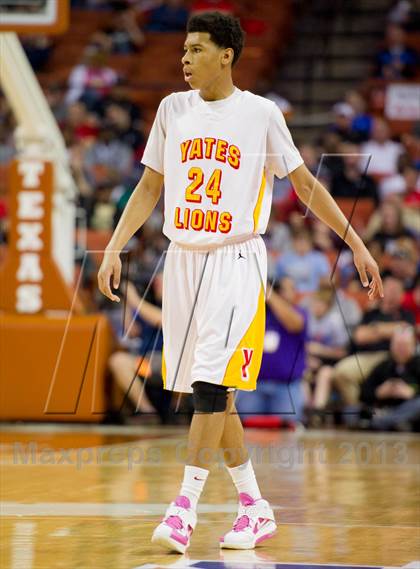 Thumbnail 3 in Yates vs. Royal (UIL 3A Semifinal) photogallery.