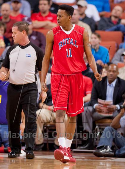 Thumbnail 2 in Yates vs. Royal (UIL 3A Semifinal) photogallery.