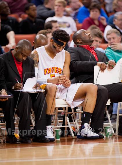 Thumbnail 1 in Yates vs. Royal (UIL 3A Semifinal) photogallery.