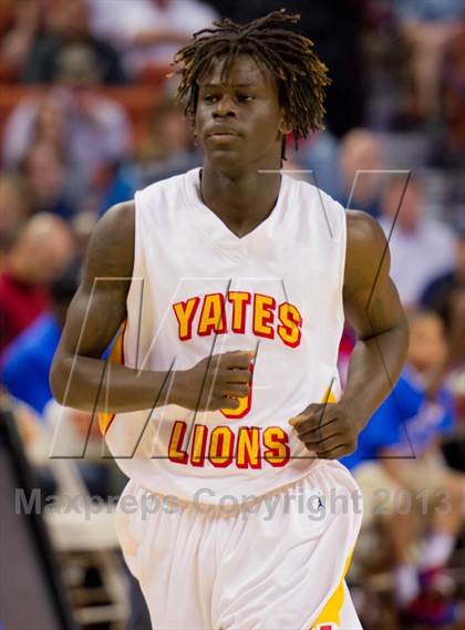 Thumbnail 2 in Yates vs. Royal (UIL 3A Semifinal) photogallery.