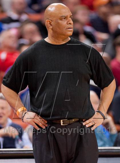 Thumbnail 2 in Yates vs. Royal (UIL 3A Semifinal) photogallery.