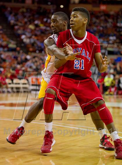 Thumbnail 1 in Yates vs. Royal (UIL 3A Semifinal) photogallery.
