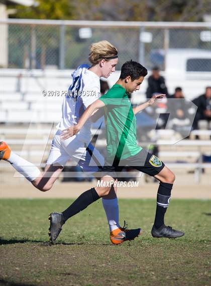 Thumbnail 1 in Temple City vs Flintridge Prep photogallery.