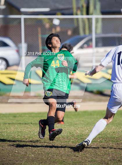 Thumbnail 1 in Temple City vs Flintridge Prep photogallery.
