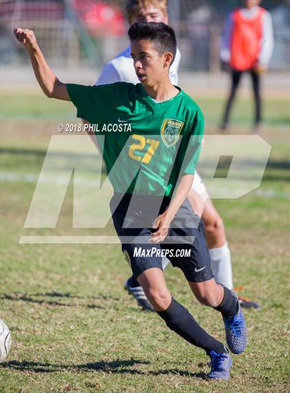 Thumbnail 1 in Temple City vs Flintridge Prep photogallery.