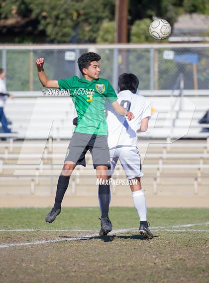 Thumbnail 3 in Temple City vs Flintridge Prep photogallery.
