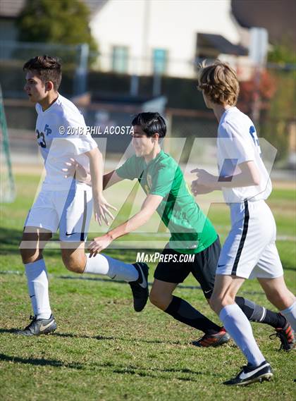 Thumbnail 3 in Temple City vs Flintridge Prep photogallery.