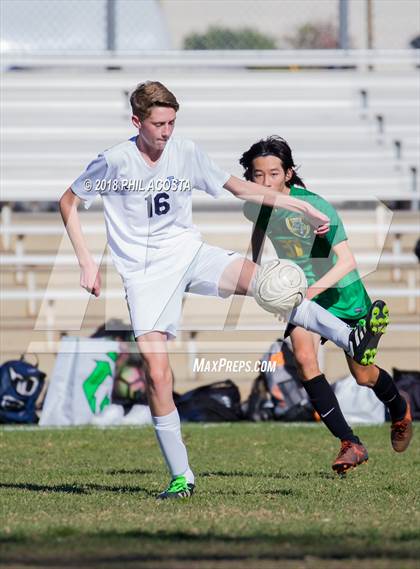 Thumbnail 3 in Temple City vs Flintridge Prep photogallery.