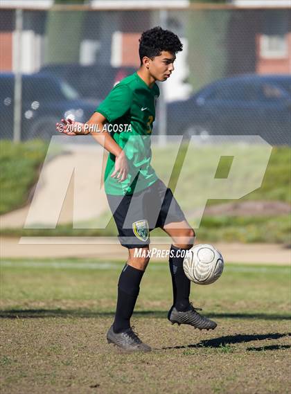 Thumbnail 1 in Temple City vs Flintridge Prep photogallery.