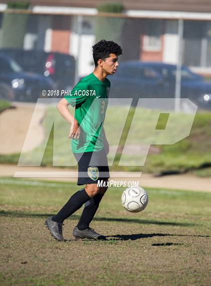 Thumbnail 3 in Temple City vs Flintridge Prep photogallery.