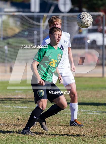 Thumbnail 2 in Temple City vs Flintridge Prep photogallery.