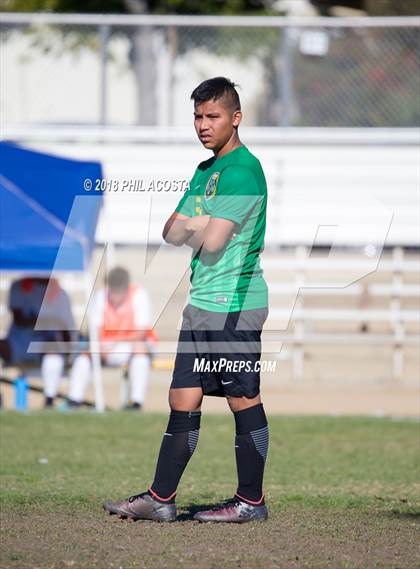 Thumbnail 1 in Temple City vs Flintridge Prep photogallery.
