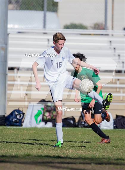 Thumbnail 1 in Temple City vs Flintridge Prep photogallery.