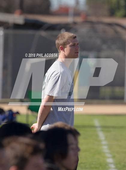 Thumbnail 2 in Temple City vs Flintridge Prep photogallery.