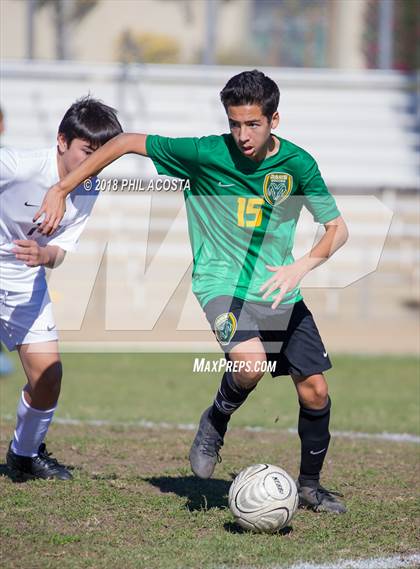 Thumbnail 2 in Temple City vs Flintridge Prep photogallery.