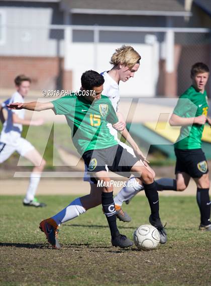 Thumbnail 2 in Temple City vs Flintridge Prep photogallery.