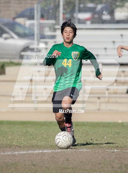 Thumbnail 1 in Temple City vs Flintridge Prep photogallery.
