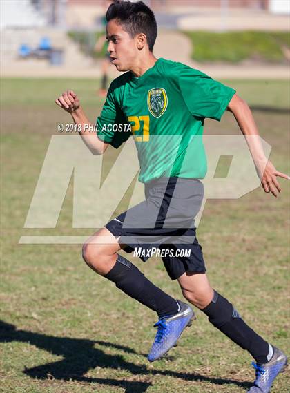 Thumbnail 3 in Temple City vs Flintridge Prep photogallery.
