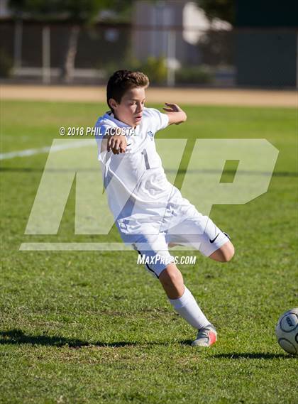 Thumbnail 1 in Temple City vs Flintridge Prep photogallery.