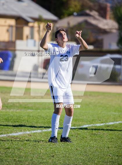 Thumbnail 2 in Temple City vs Flintridge Prep photogallery.