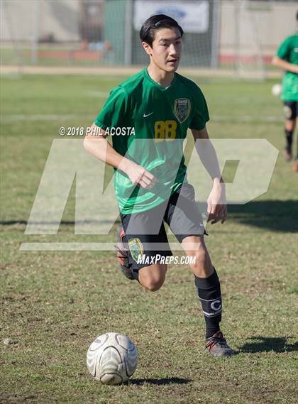 Thumbnail 3 in Temple City vs Flintridge Prep photogallery.