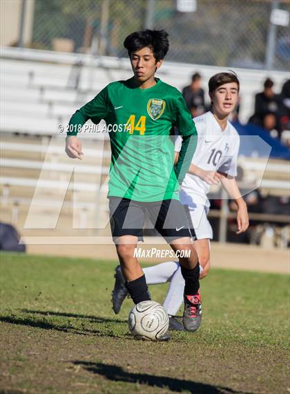 Thumbnail 2 in Temple City vs Flintridge Prep photogallery.