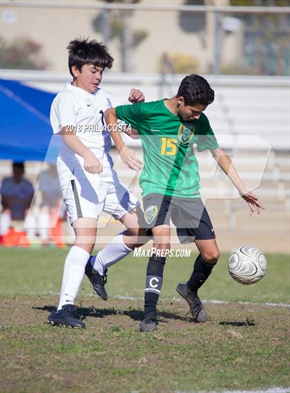 Thumbnail 2 in Temple City vs Flintridge Prep photogallery.