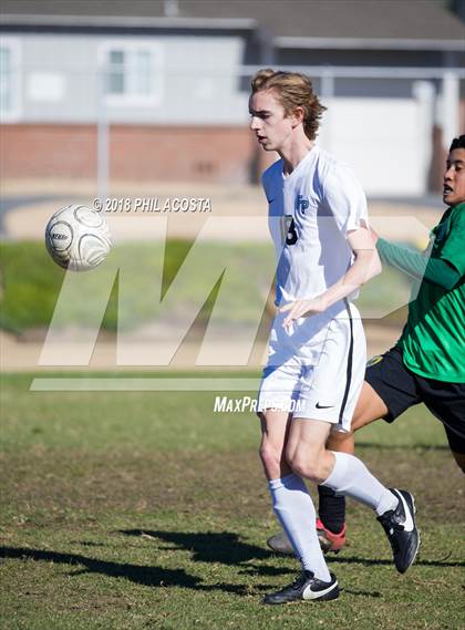 Thumbnail 2 in Temple City vs Flintridge Prep photogallery.