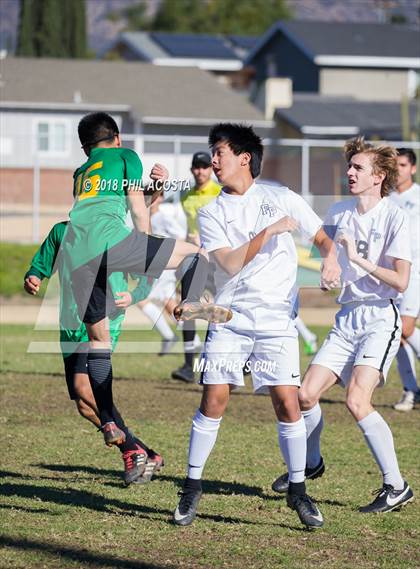 Thumbnail 2 in Temple City vs Flintridge Prep photogallery.