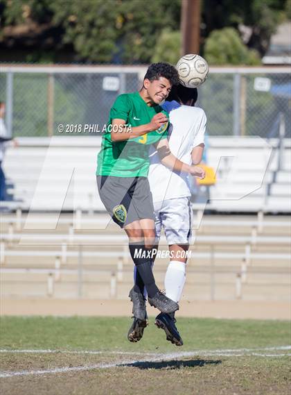 Thumbnail 1 in Temple City vs Flintridge Prep photogallery.