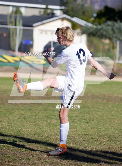 Thumbnail 3 in Temple City vs Flintridge Prep photogallery.