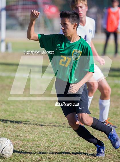 Thumbnail 2 in Temple City vs Flintridge Prep photogallery.