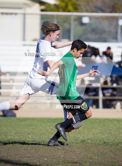 Thumbnail 3 in Temple City vs Flintridge Prep photogallery.