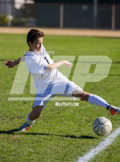 Thumbnail 3 in Temple City vs Flintridge Prep photogallery.