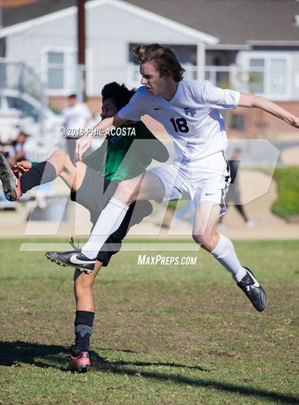 Thumbnail 2 in Temple City vs Flintridge Prep photogallery.