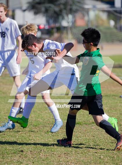 Thumbnail 3 in Temple City vs Flintridge Prep photogallery.