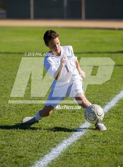 Thumbnail 2 in Temple City vs Flintridge Prep photogallery.