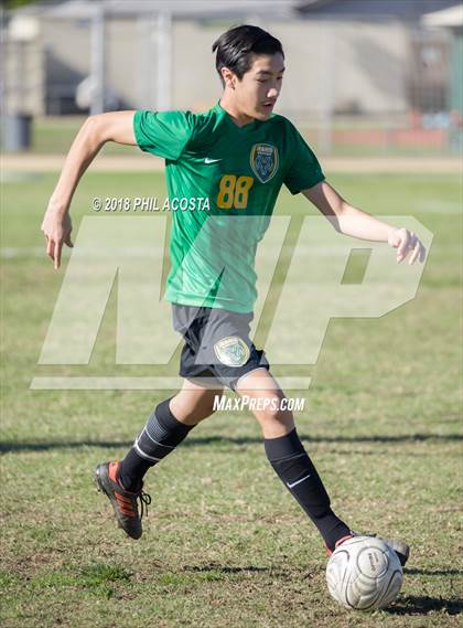 Thumbnail 2 in Temple City vs Flintridge Prep photogallery.