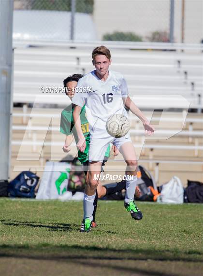Thumbnail 1 in Temple City vs Flintridge Prep photogallery.