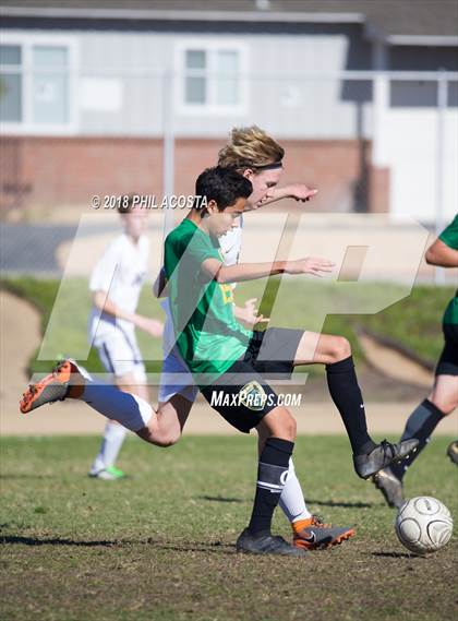 Thumbnail 3 in Temple City vs Flintridge Prep photogallery.