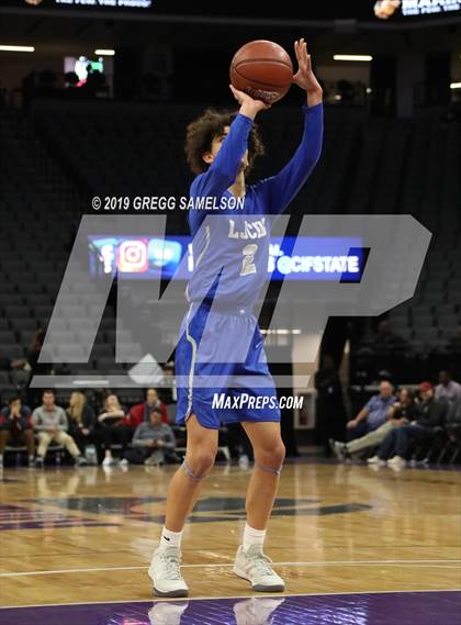Thumbnail 3 in University vs La Jolla Country Day (CIF State D3 Final) photogallery.